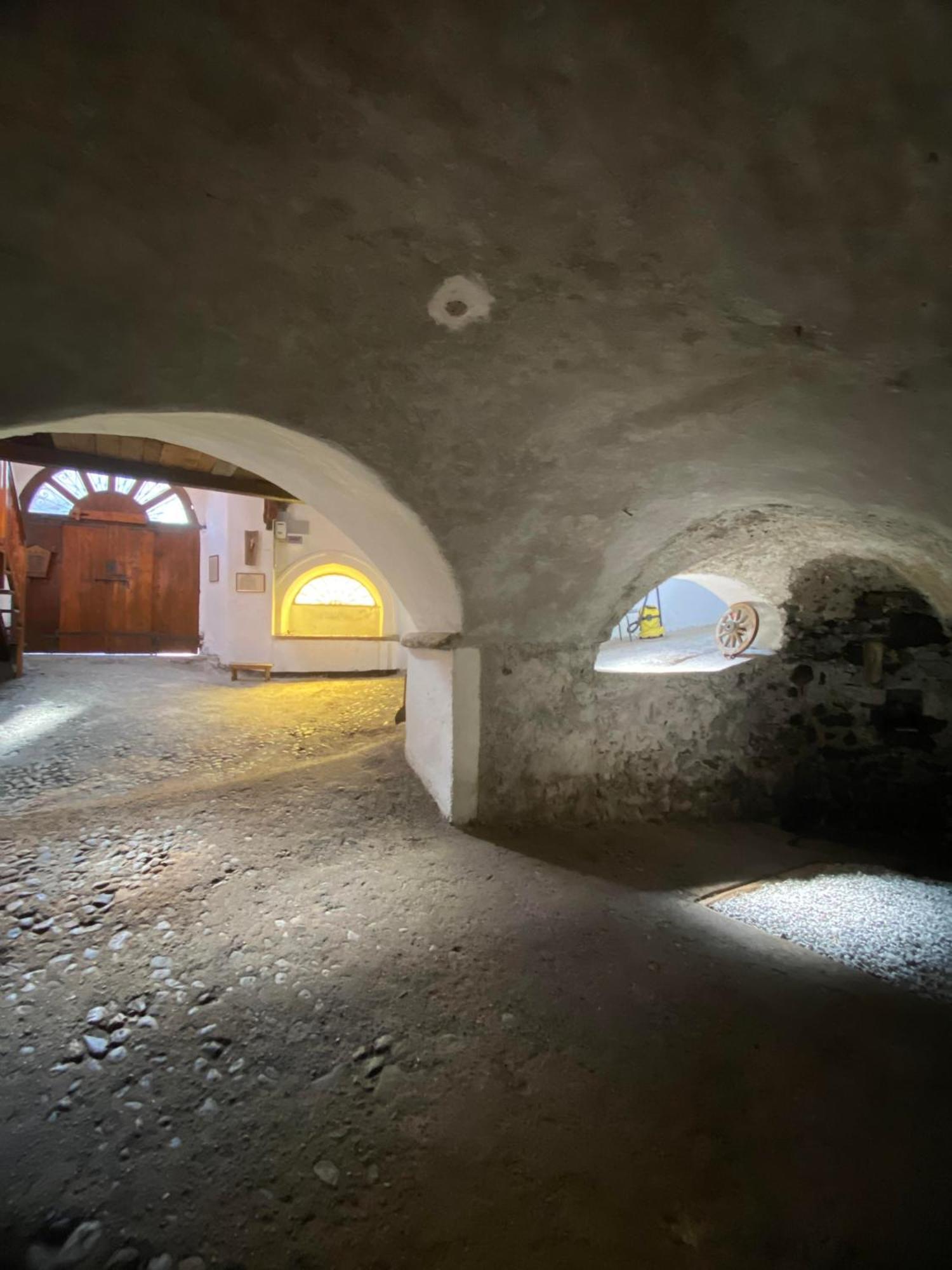 Villa Casa Nel Centro Storico Di Borno Exterior foto