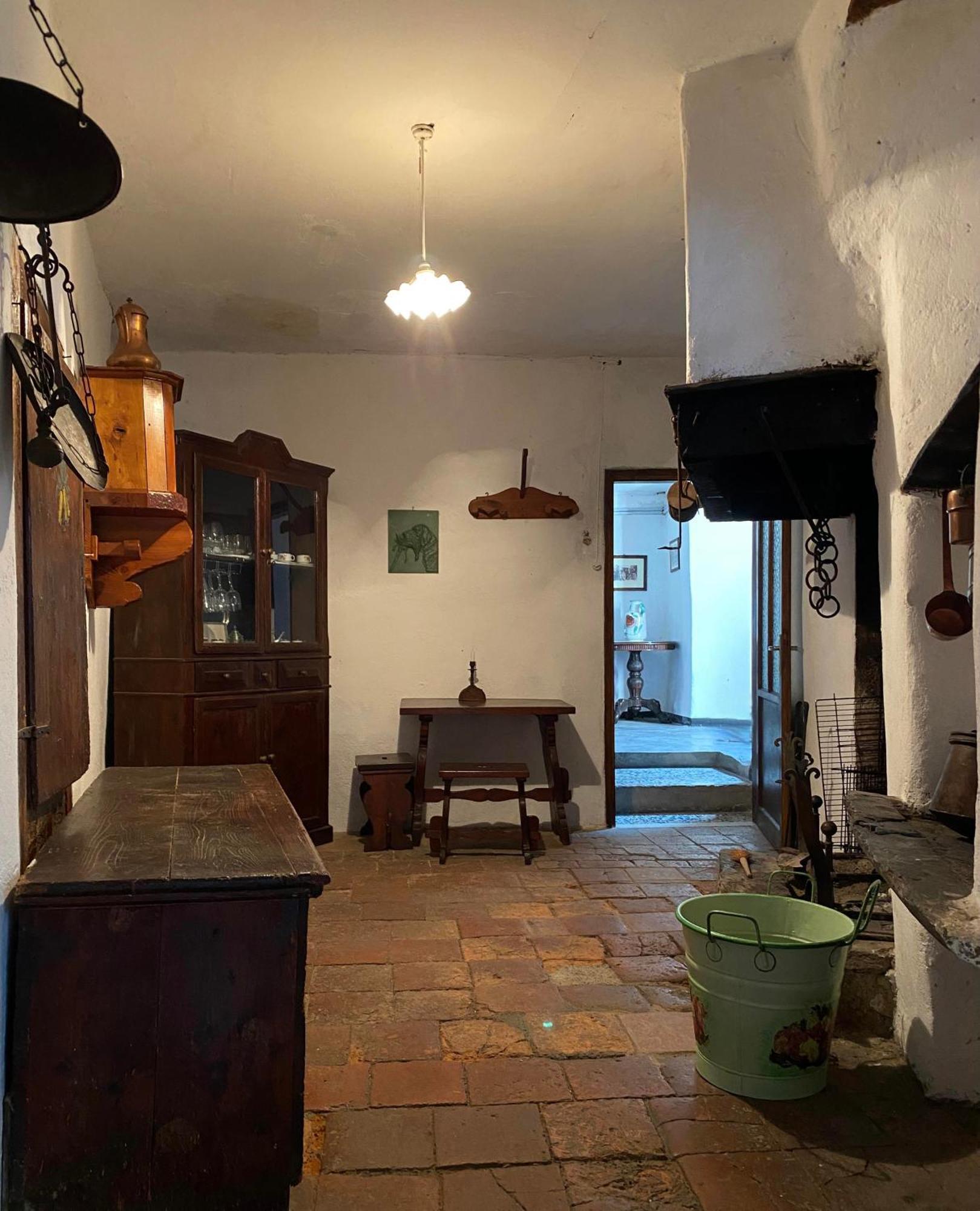 Villa Casa Nel Centro Storico Di Borno Exterior foto