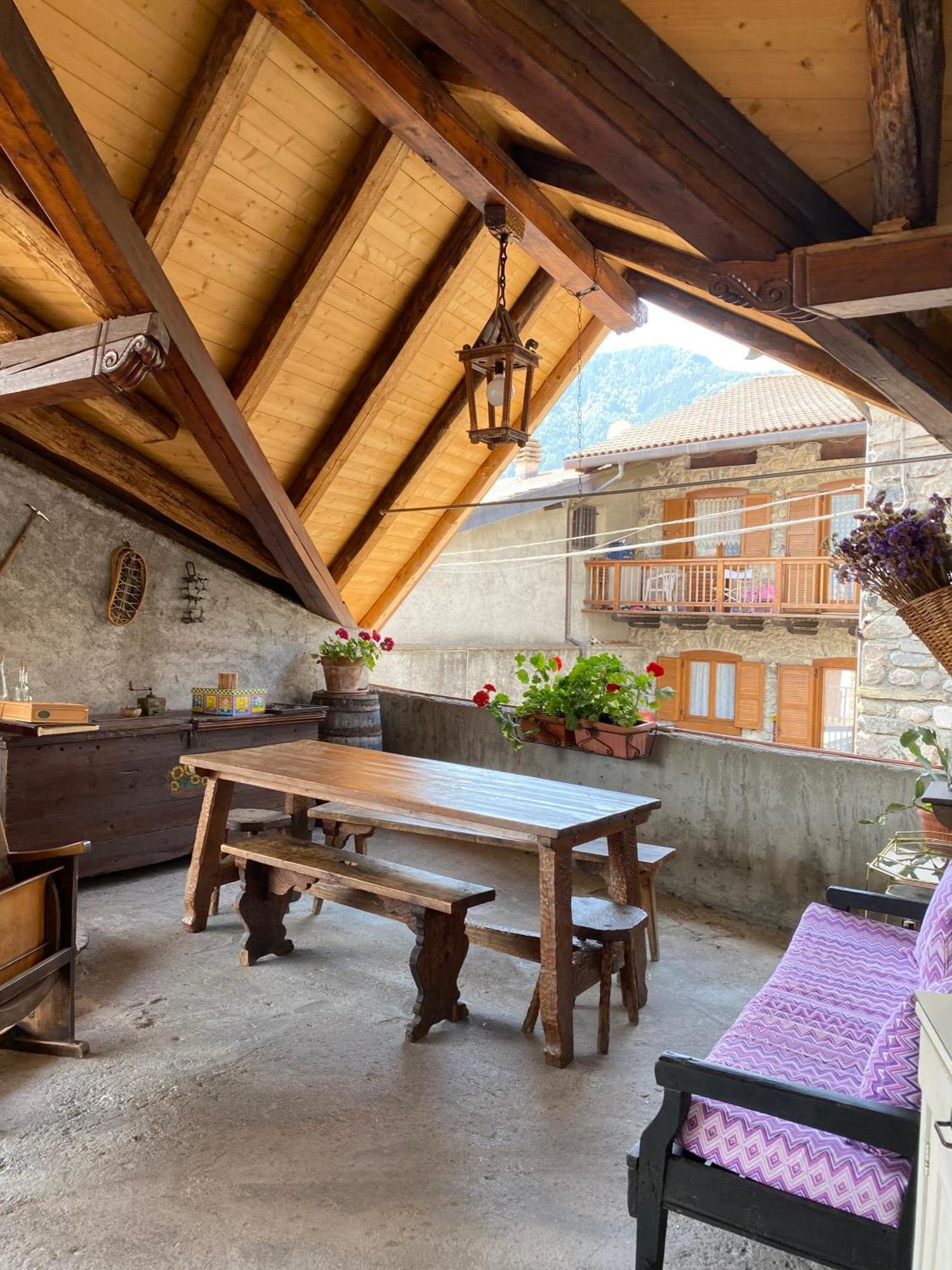 Villa Casa Nel Centro Storico Di Borno Exterior foto